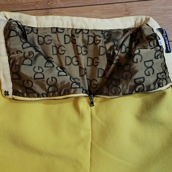 Dolce and Gabbana virgin wool pencil skirt - Picture 6 of 6